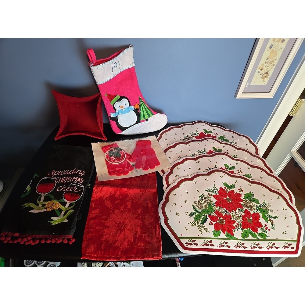 Vintage 4 Vinyl Christmas Placemats Scalloped Edges, Towels, Gloves, Stocking